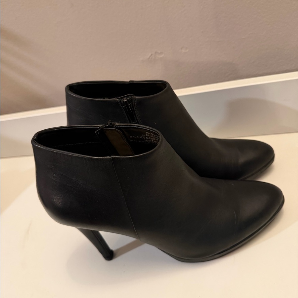Levity Silver Black Leather Ankle Boots Stiletto Heel Pointed Toe Booties 8M - Picture 4 of 8